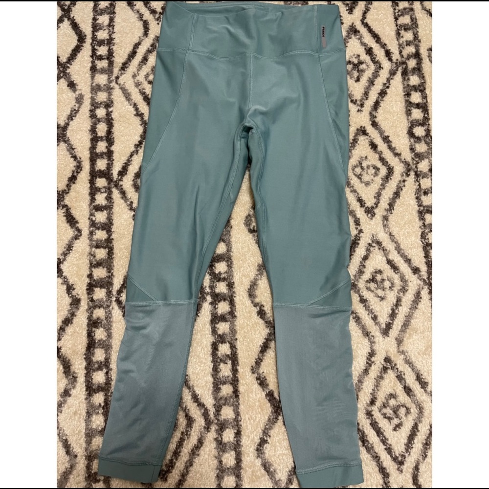 High waisted leggings